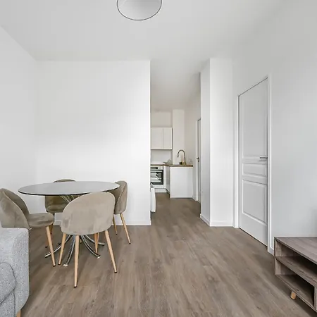 Le Citynest - 4 Pers - Parking - Wifi * Evreux