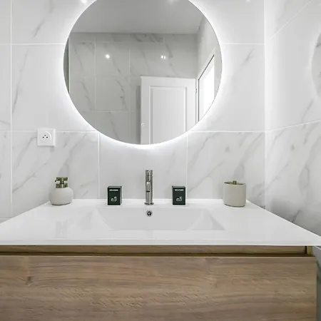 Apartment Le Citynest - 4 Pers - Parking - Wifi *